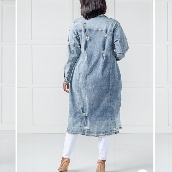 Women’s Distressed Denim Jean Jacket Like New Condition - Picture 4 of 5